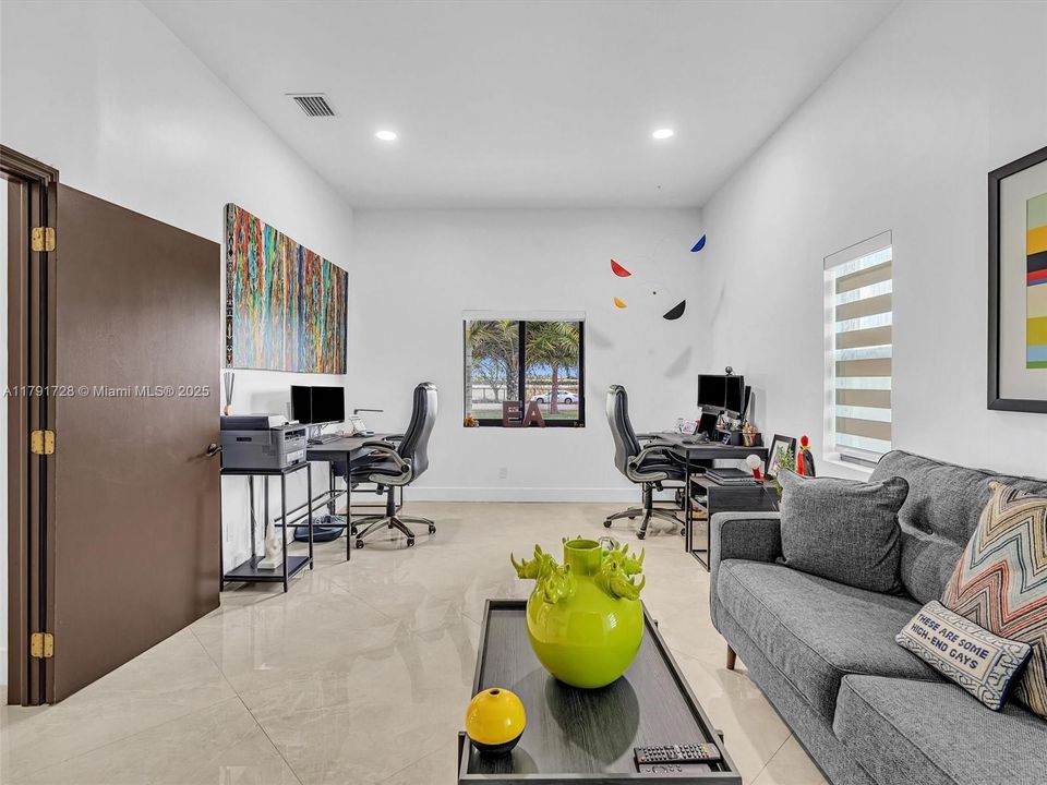 For Sale: $1,365,000 (5 beds, 4 baths, 2912 Square Feet)