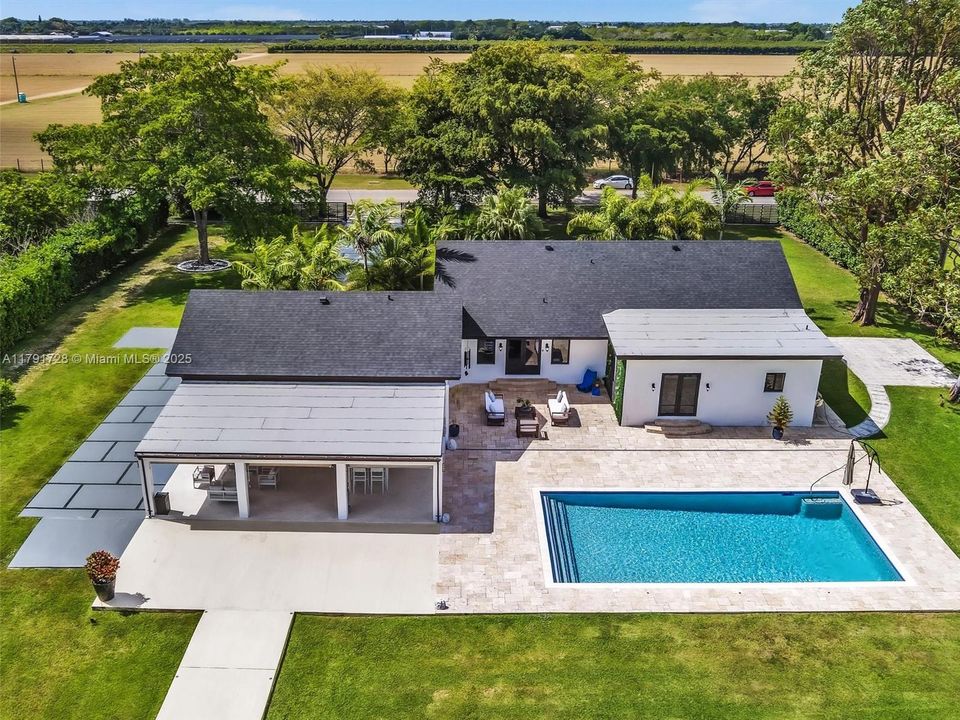 For Sale: $1,365,000 (5 beds, 4 baths, 2912 Square Feet)