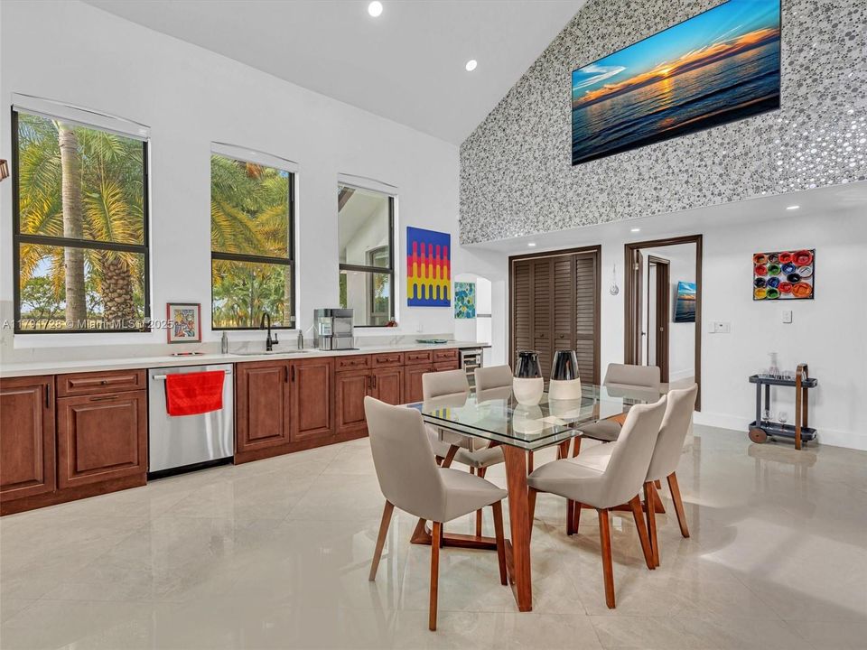 For Sale: $1,365,000 (5 beds, 4 baths, 2912 Square Feet)