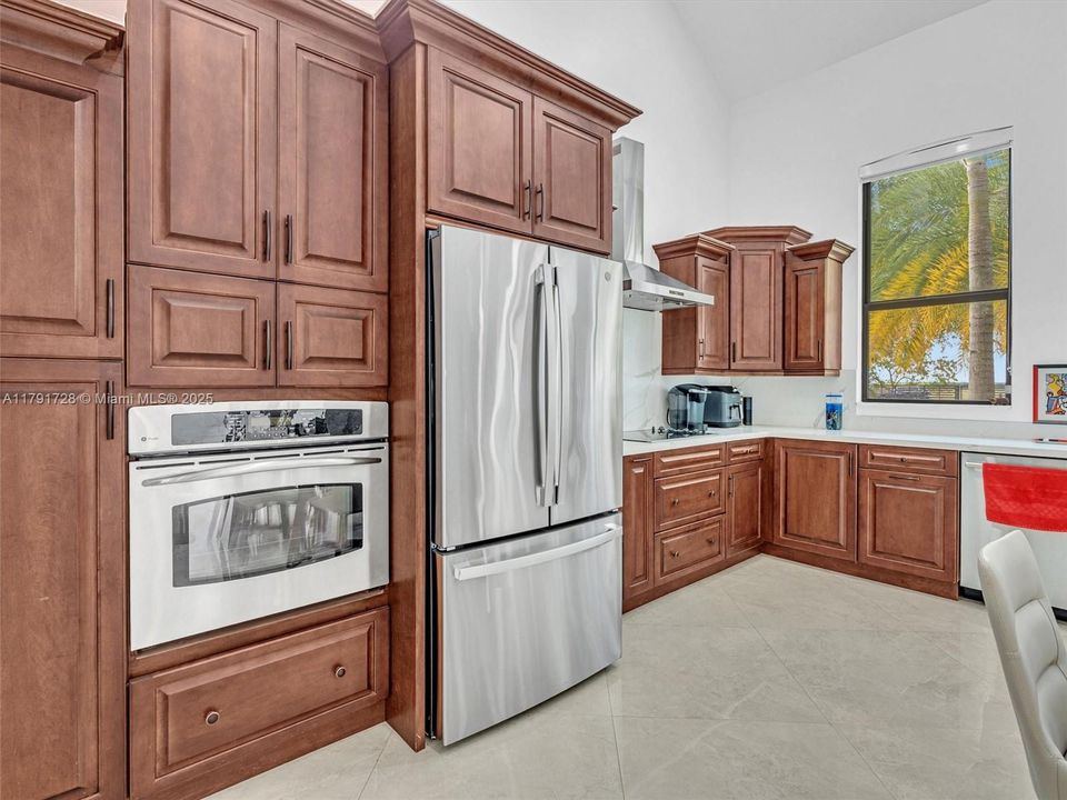 For Sale: $1,365,000 (5 beds, 4 baths, 2912 Square Feet)