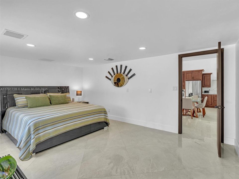 For Sale: $1,365,000 (5 beds, 4 baths, 2912 Square Feet)