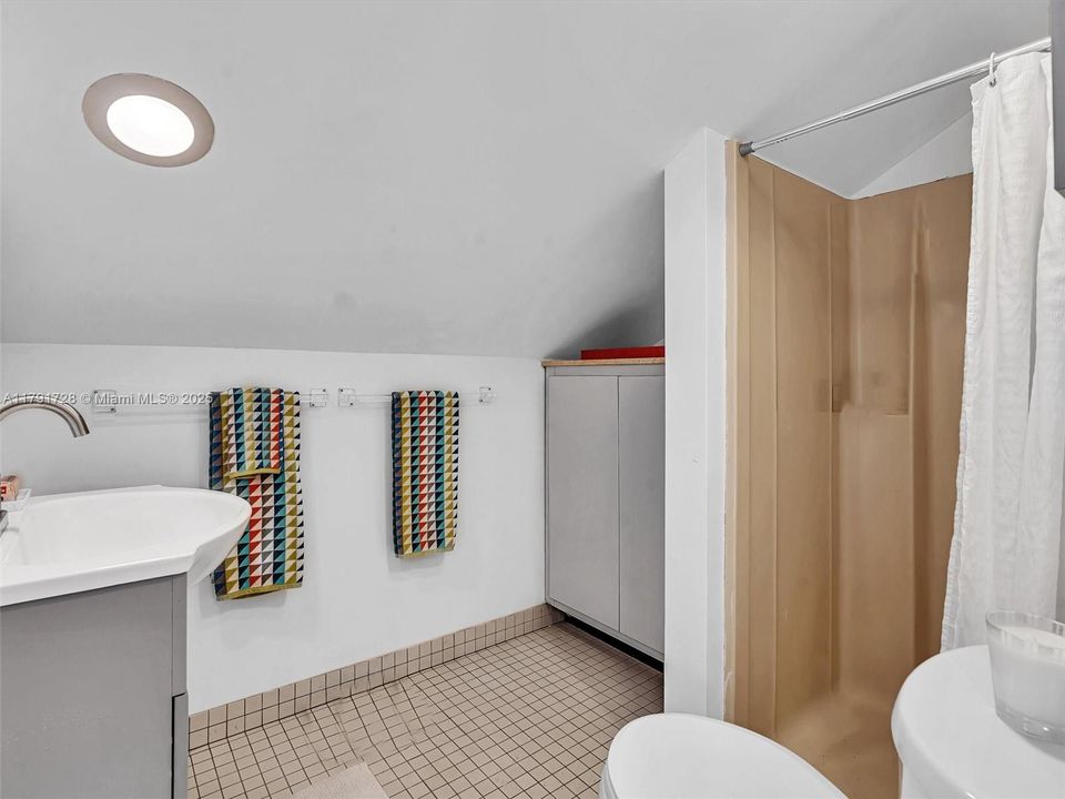 For Sale: $1,365,000 (5 beds, 4 baths, 2912 Square Feet)