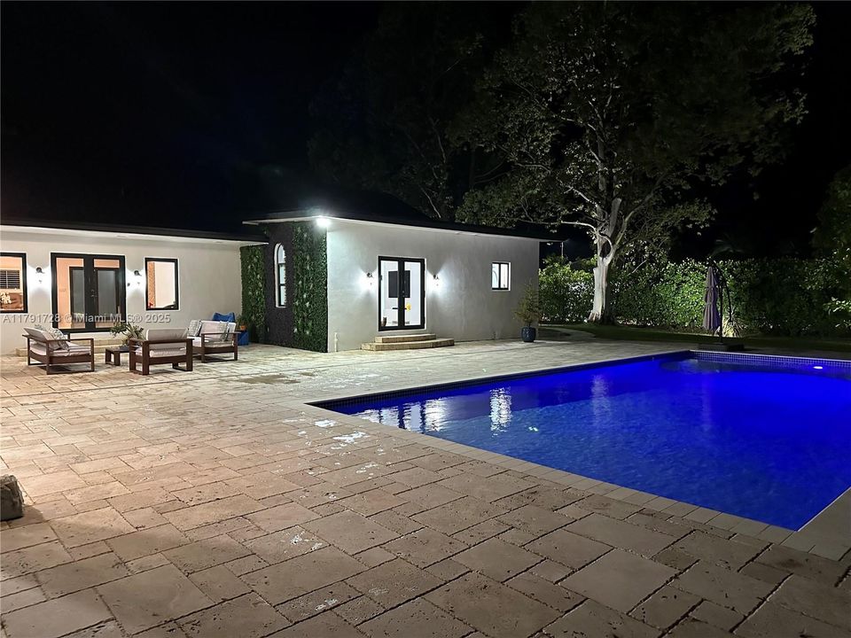 For Sale: $1,365,000 (5 beds, 4 baths, 2912 Square Feet)