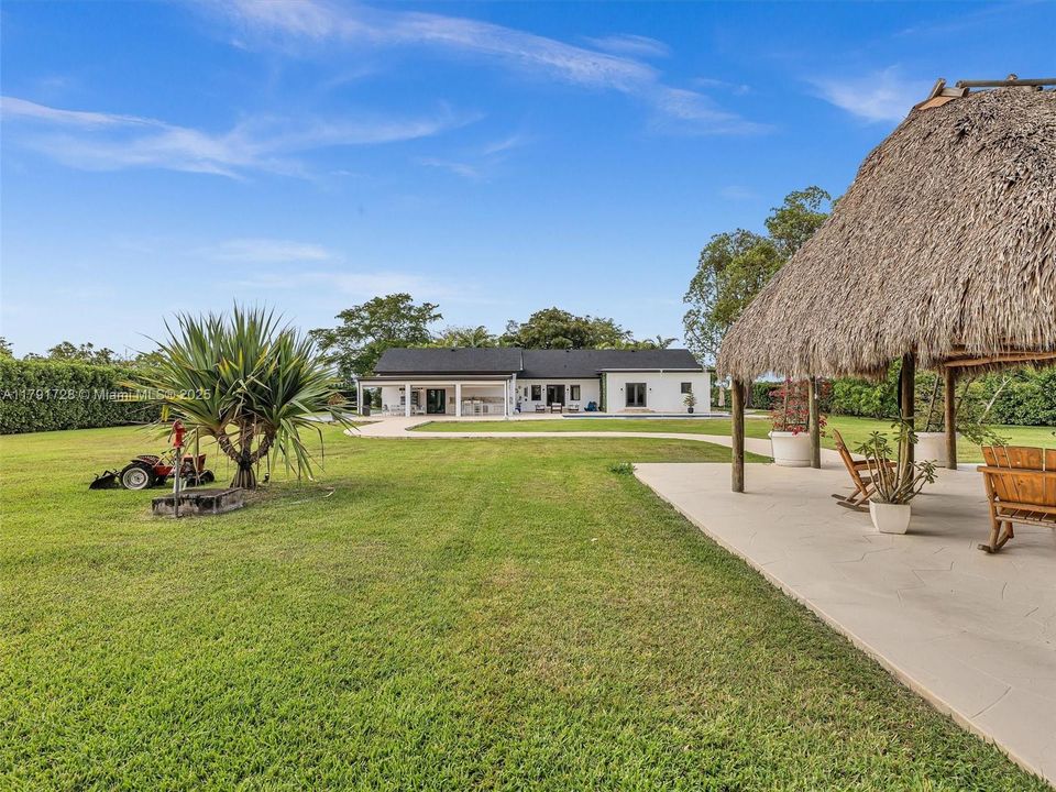 For Sale: $1,365,000 (5 beds, 4 baths, 2912 Square Feet)