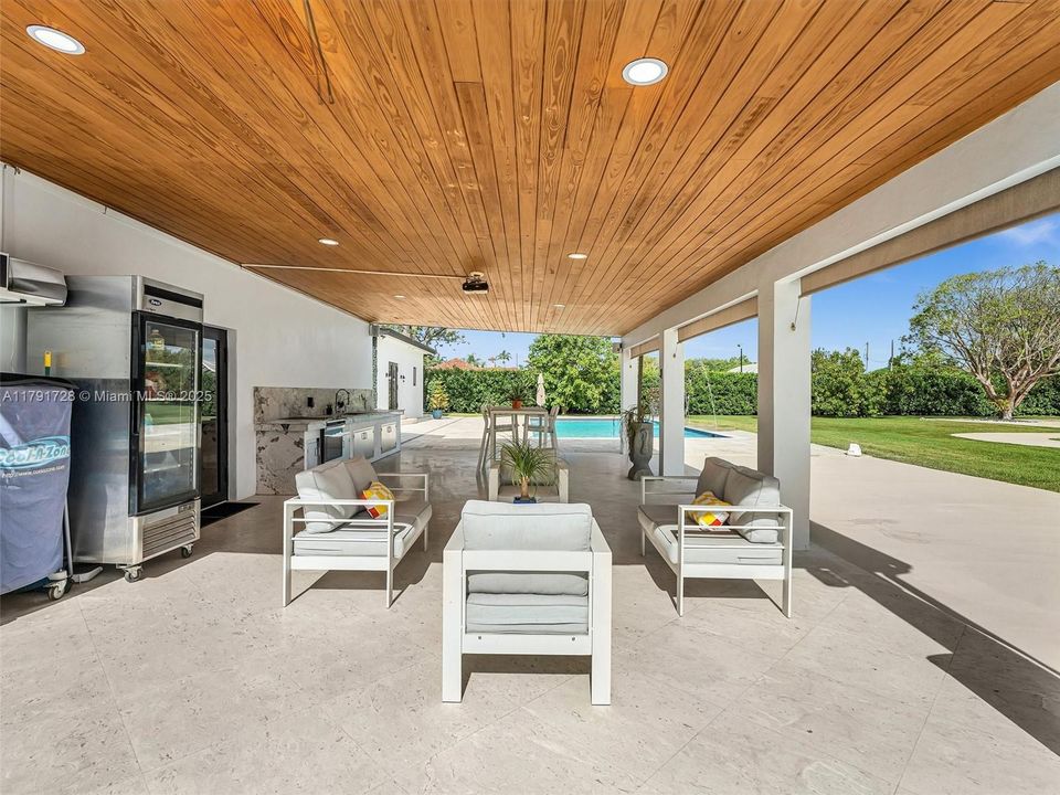 For Sale: $1,365,000 (5 beds, 4 baths, 2912 Square Feet)