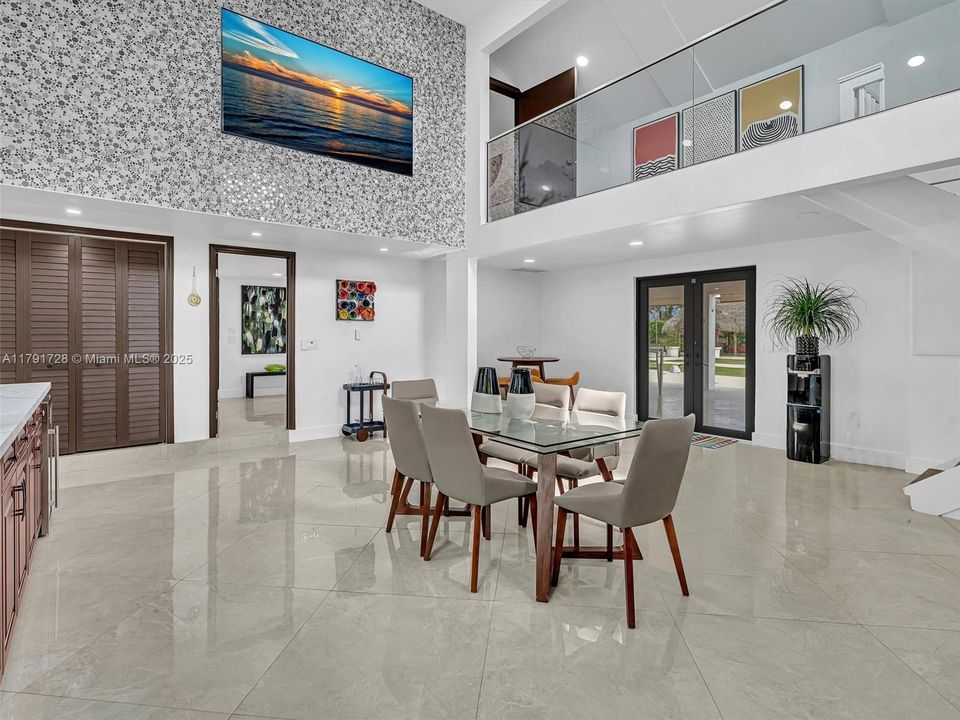 For Sale: $1,365,000 (5 beds, 4 baths, 2912 Square Feet)