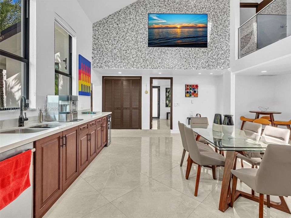 For Sale: $1,365,000 (5 beds, 4 baths, 2912 Square Feet)