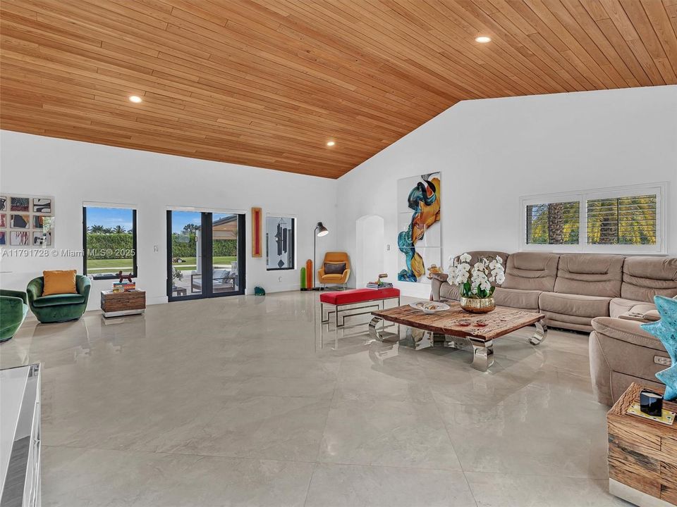 For Sale: $1,365,000 (5 beds, 4 baths, 2912 Square Feet)