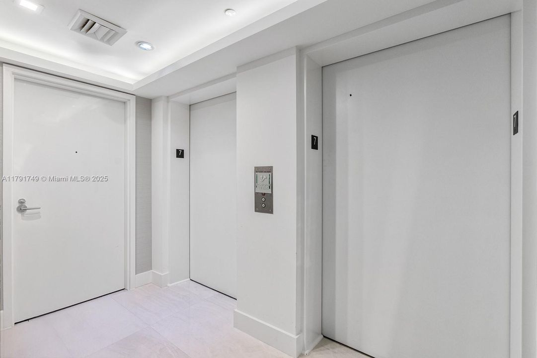 待售: $1,595,000 (2 贝兹, 2 浴室, 1280 平方英尺)