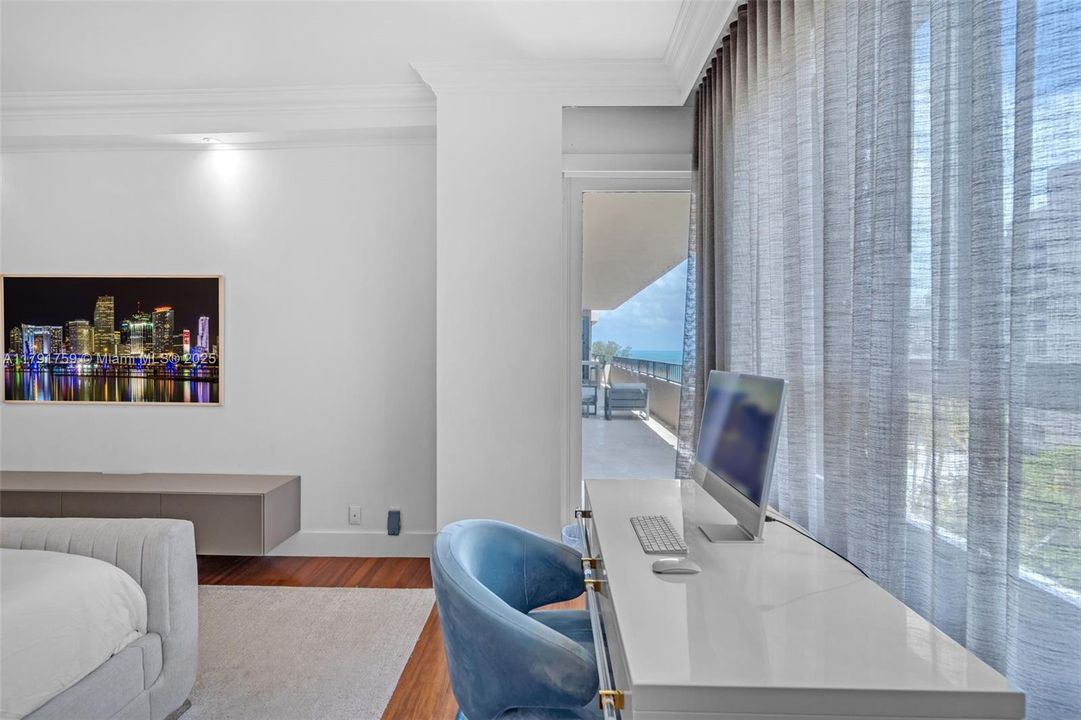 Недавно продано: $3,095,000 (4 спален, 4 ванн, 3064 Квадратных фут)