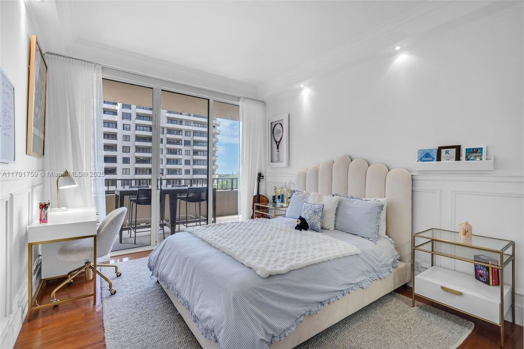 Недавно продано: $3,095,000 (4 спален, 4 ванн, 3064 Квадратных фут)