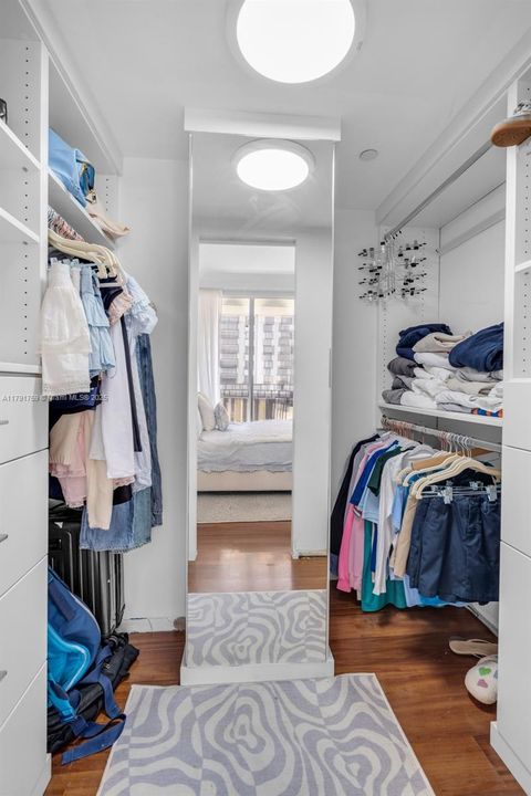 Недавно продано: $3,095,000 (4 спален, 4 ванн, 3064 Квадратных фут)