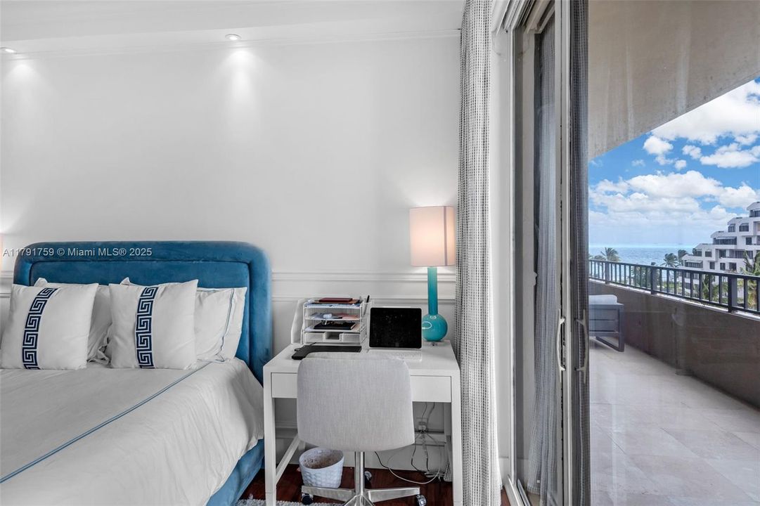 Недавно продано: $3,095,000 (4 спален, 4 ванн, 3064 Квадратных фут)