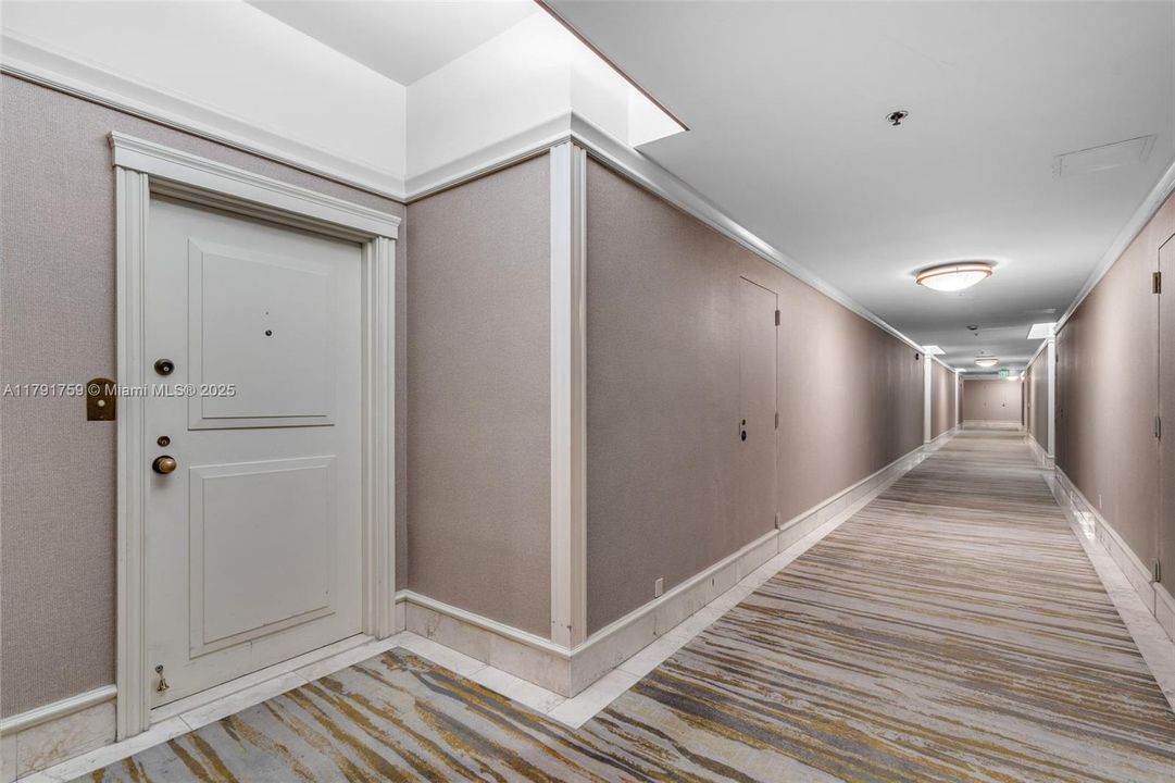 Недавно продано: $3,095,000 (4 спален, 4 ванн, 3064 Квадратных фут)