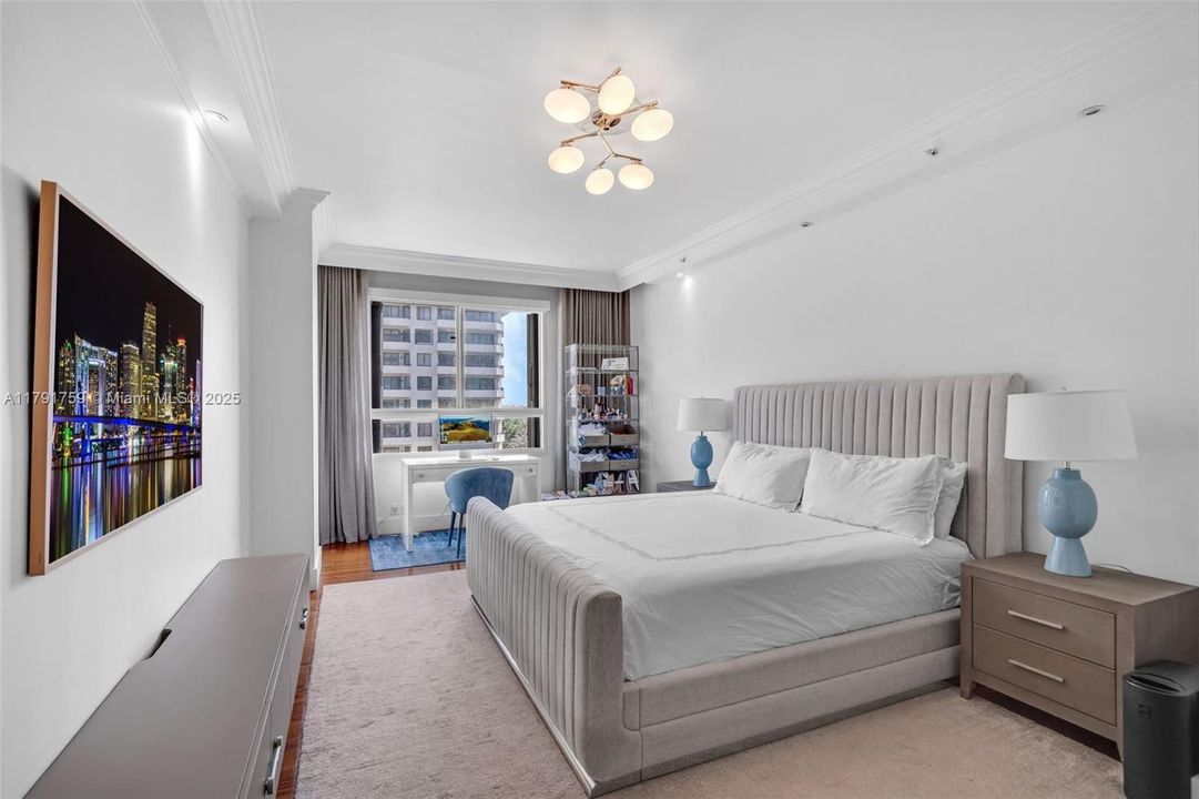 Недавно продано: $3,095,000 (4 спален, 4 ванн, 3064 Квадратных фут)