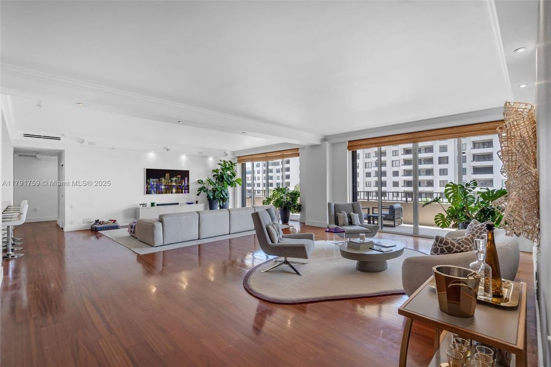 Недавно продано: $3,095,000 (4 спален, 4 ванн, 3064 Квадратных фут)