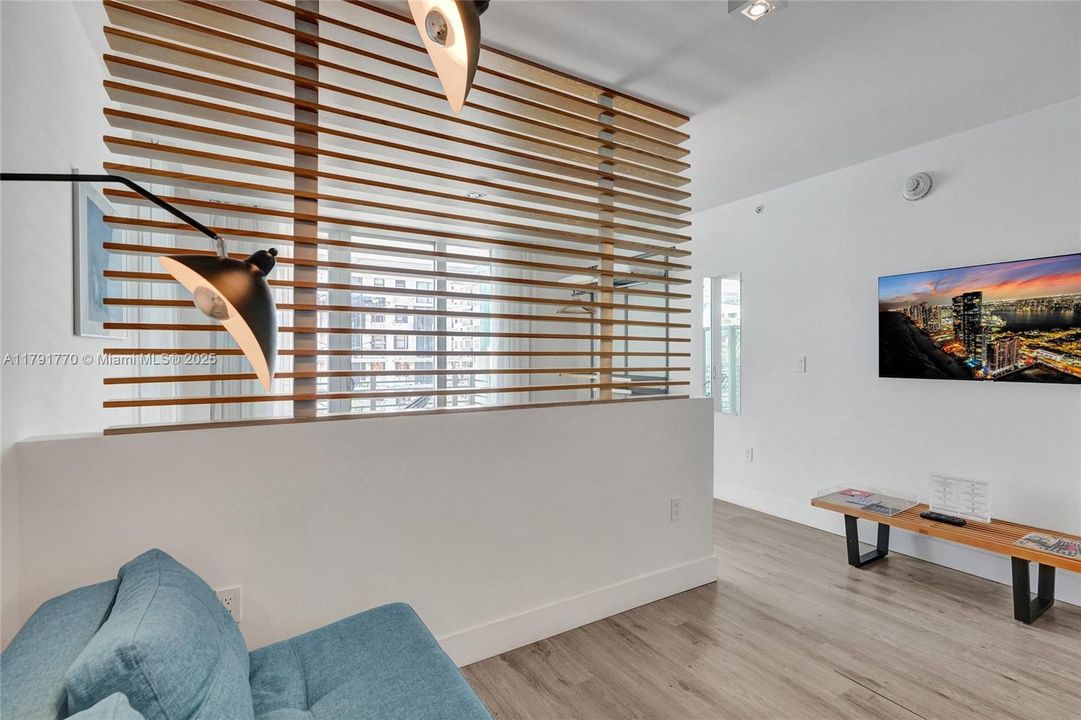 待售: $269,500 (0 贝兹, 1 浴室, 331 平方英尺)