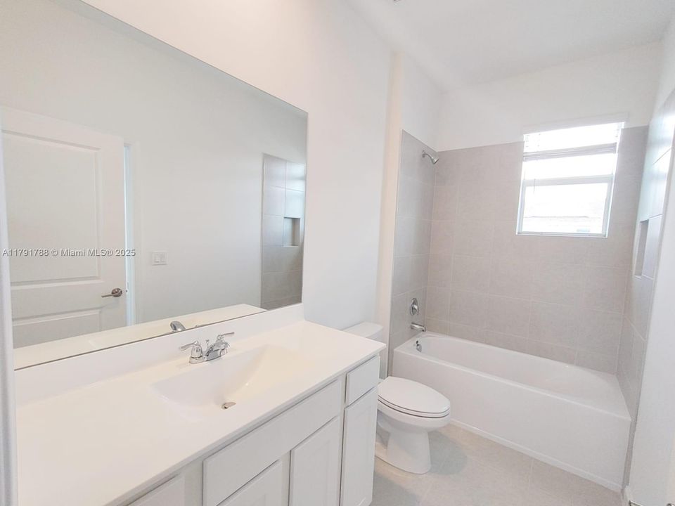 Недавно арендовано: $2,600 (3 спален, 2 ванн, 1821 Квадратных фут)