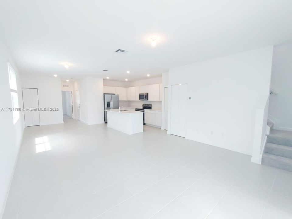 Недавно арендовано: $2,600 (3 спален, 2 ванн, 1821 Квадратных фут)