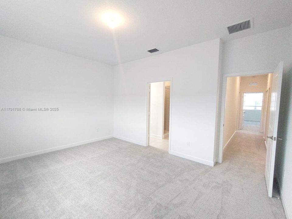 Недавно арендовано: $2,600 (3 спален, 2 ванн, 1821 Квадратных фут)