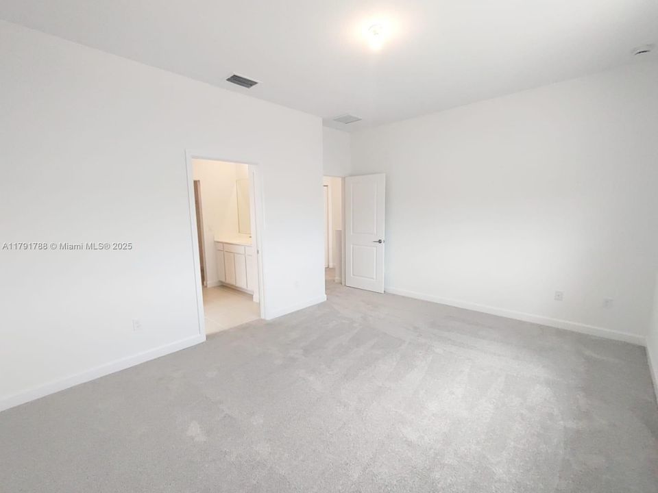 Недавно арендовано: $2,600 (3 спален, 2 ванн, 1821 Квадратных фут)