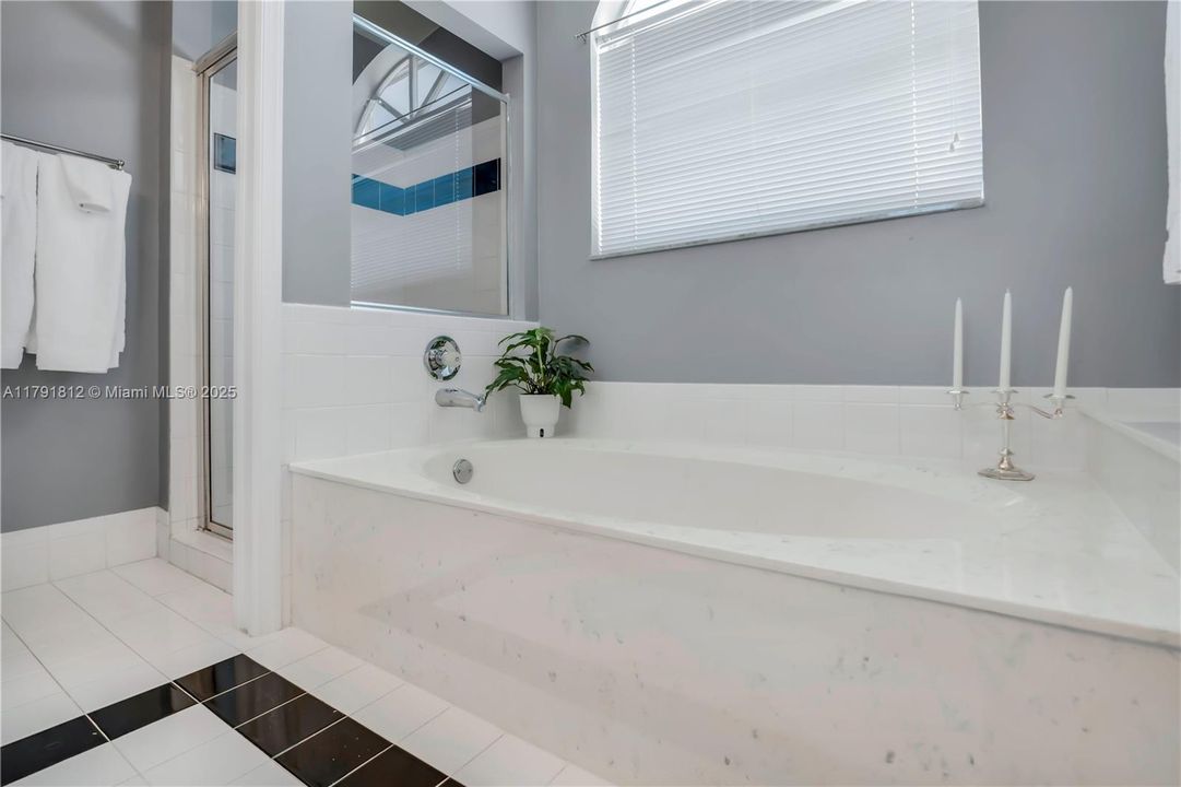 Недавно продано: $749,900 (4 спален, 3 ванн, 2104 Квадратных фут)