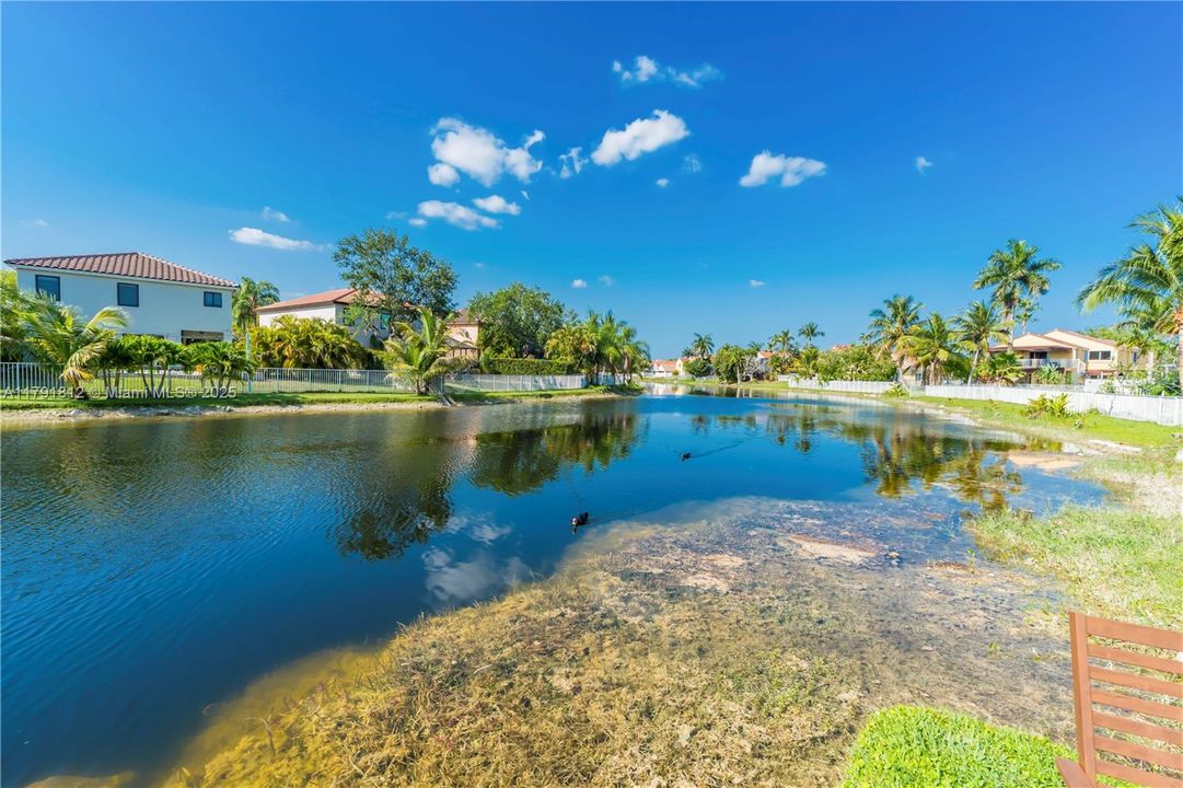 Недавно продано: $749,900 (4 спален, 3 ванн, 2104 Квадратных фут)