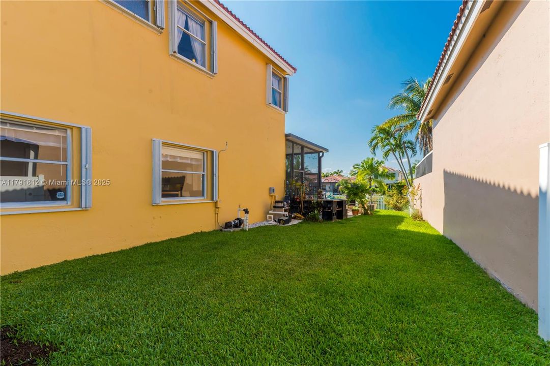 Недавно продано: $749,900 (4 спален, 3 ванн, 2104 Квадратных фут)