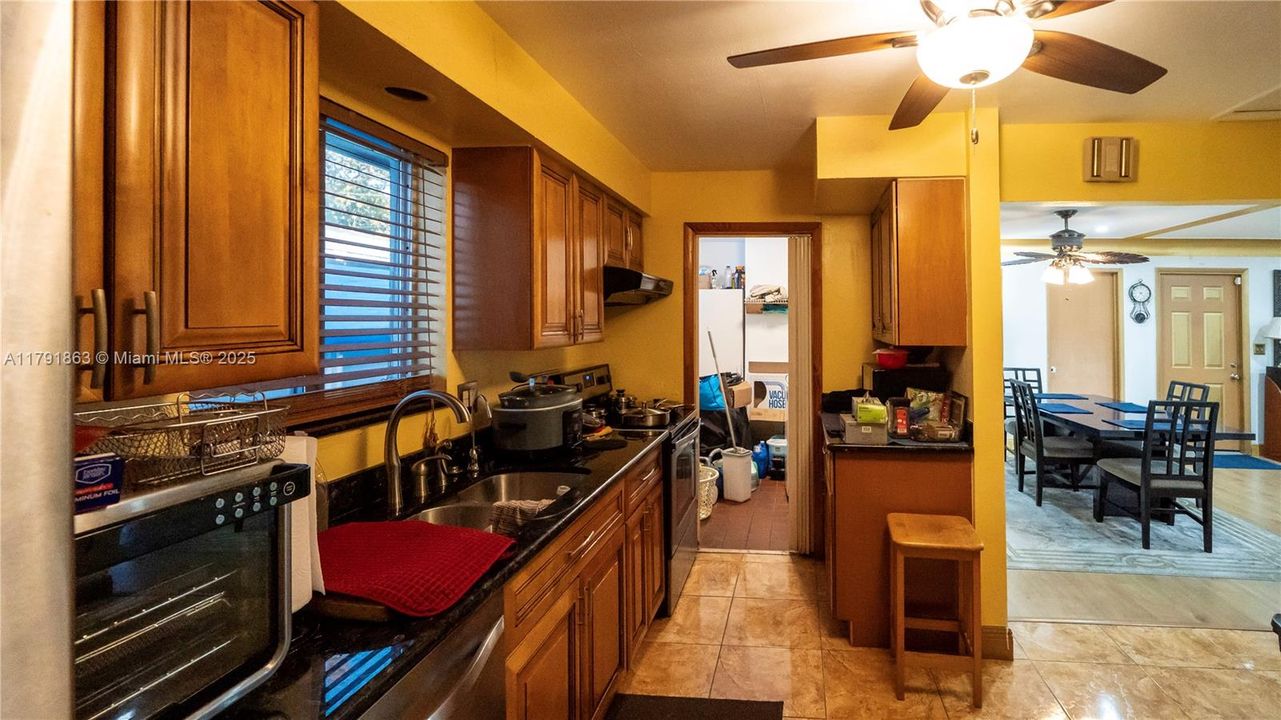 Recently Sold: $509,997 (4 beds, 2 baths, 1827 Square Feet)