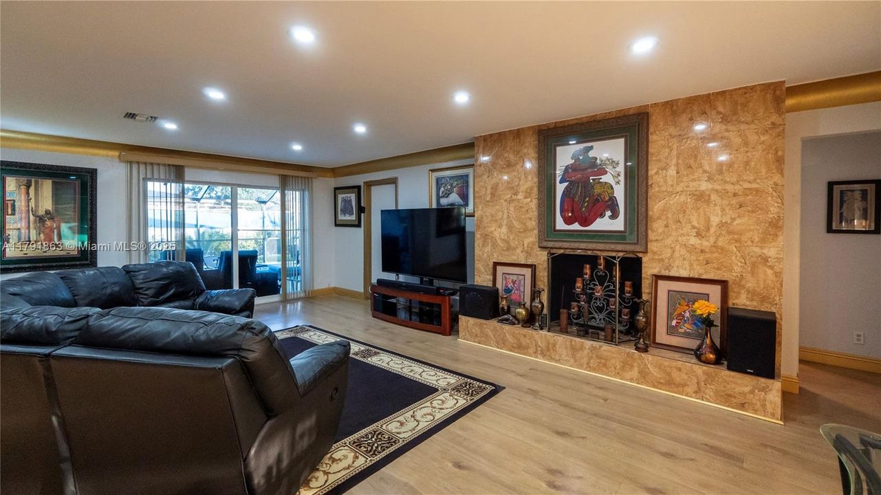 Recently Sold: $509,997 (4 beds, 2 baths, 1827 Square Feet)