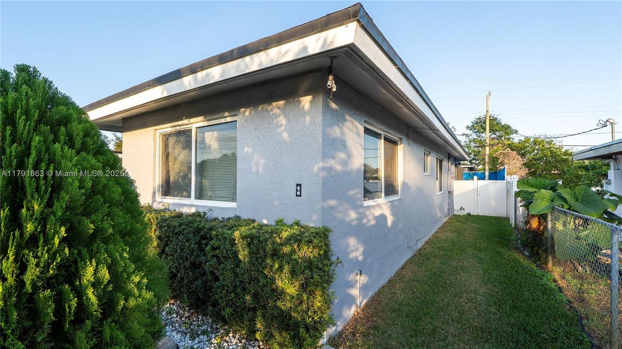 Recently Sold: $509,997 (4 beds, 2 baths, 1827 Square Feet)