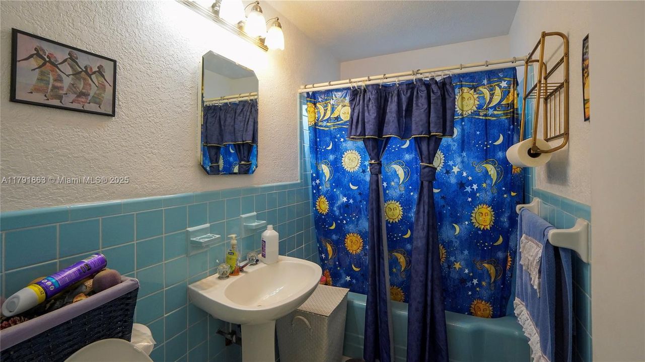 Recently Sold: $509,997 (4 beds, 2 baths, 1827 Square Feet)