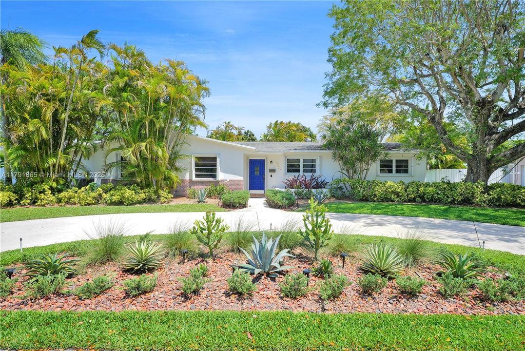 Recently Sold: $965,000 (4 beds, 2 baths, 2172 Square Feet)