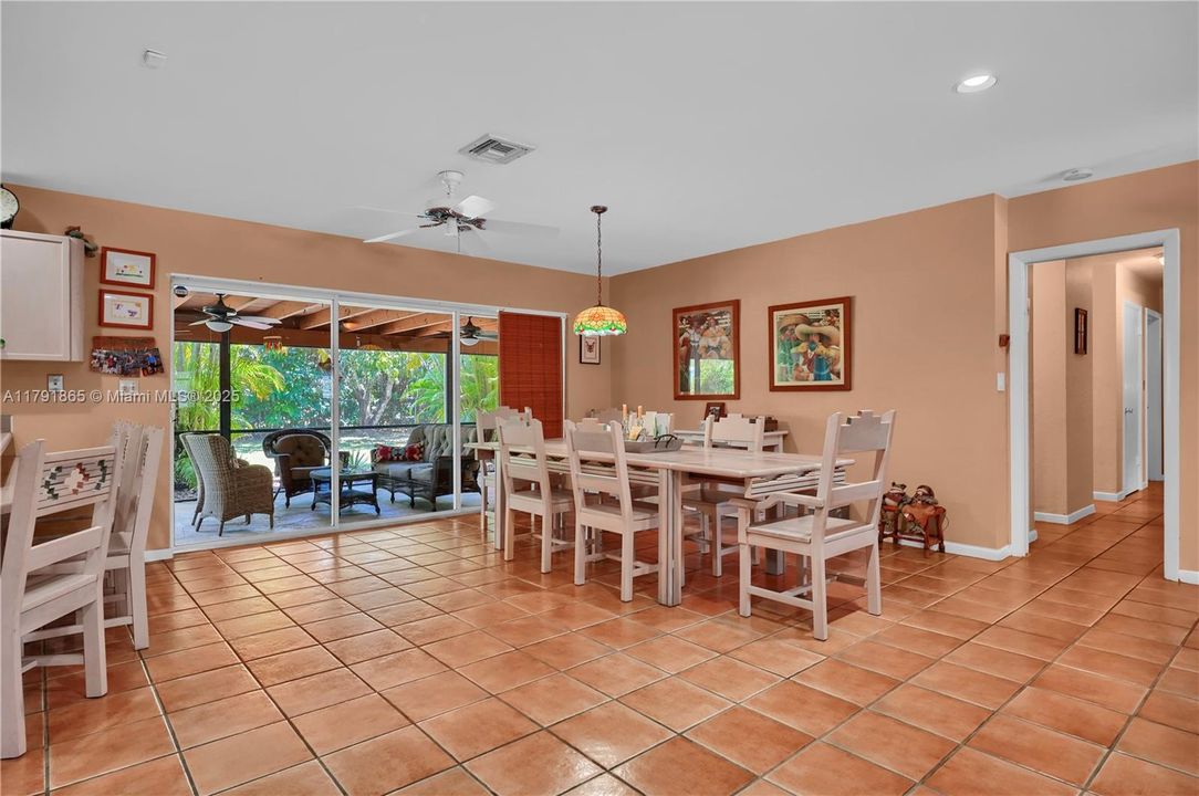 Recently Sold: $965,000 (4 beds, 2 baths, 2172 Square Feet)