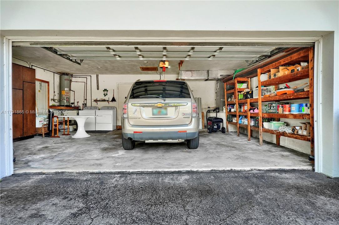 Recently Sold: $965,000 (4 beds, 2 baths, 2172 Square Feet)