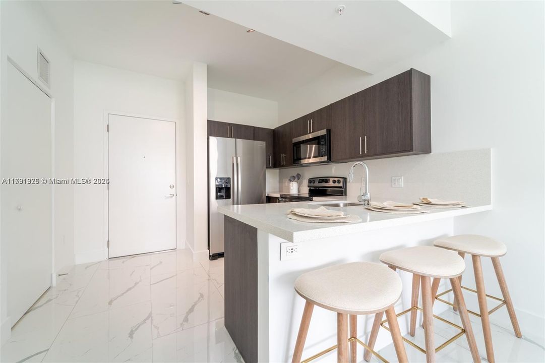 UNITS VARY DEPENDING ON FLOORPLAN TYPE