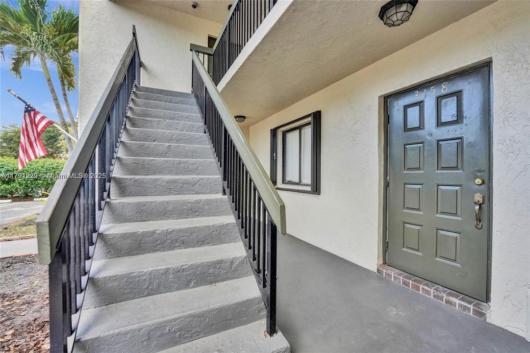 Recently Rented: $2,400 (2 beds, 2 baths, 1220 Square Feet)