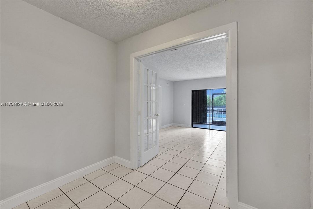 Recently Rented: $2,400 (2 beds, 2 baths, 1220 Square Feet)