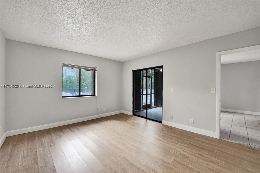 Recently Rented: $2,400 (2 beds, 2 baths, 1220 Square Feet)