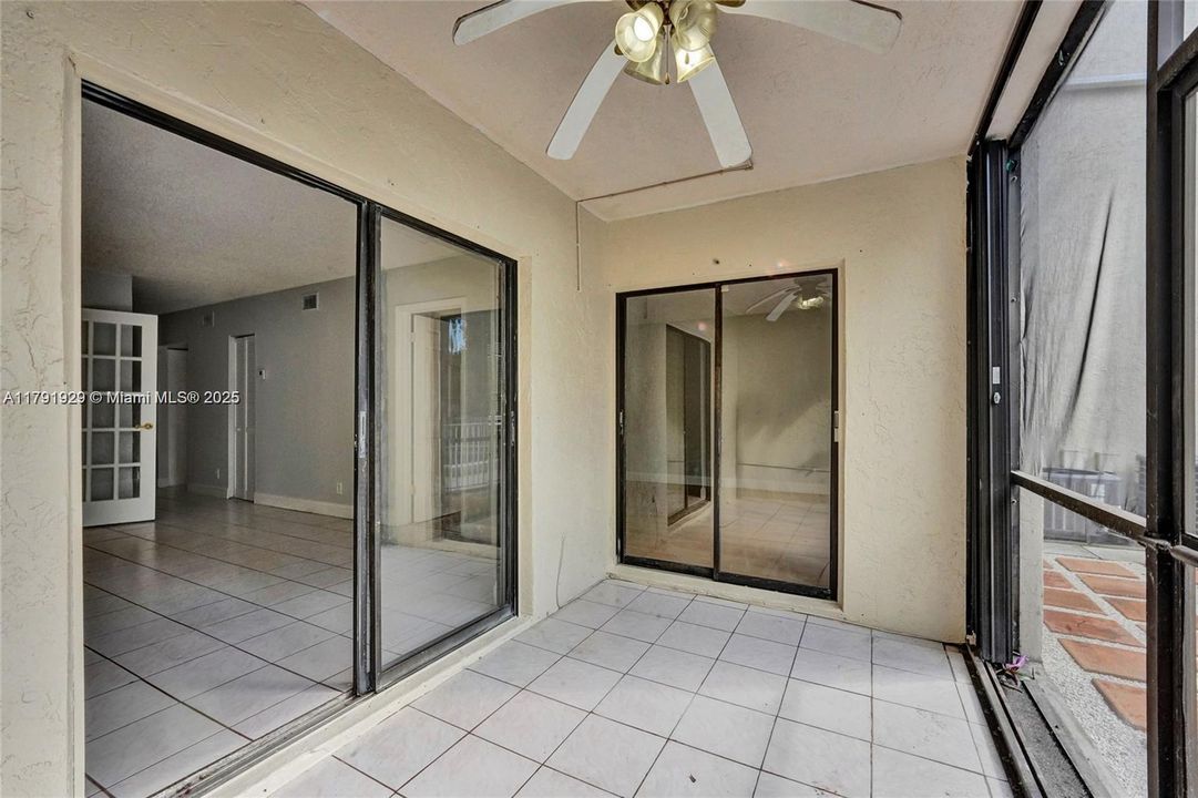 Recently Rented: $2,400 (2 beds, 2 baths, 1220 Square Feet)