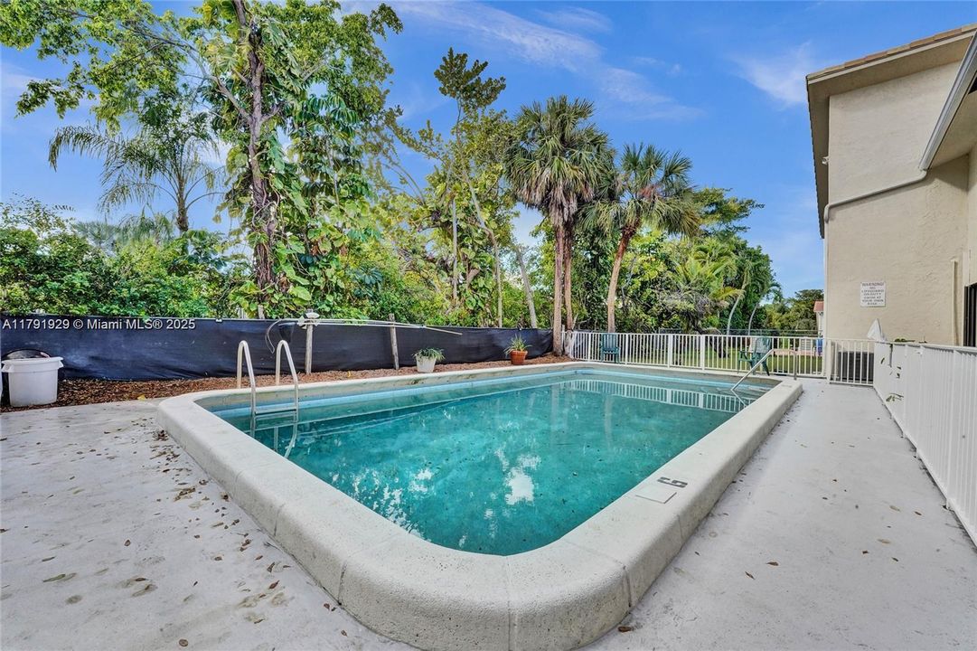 Recently Rented: $2,400 (2 beds, 2 baths, 1220 Square Feet)