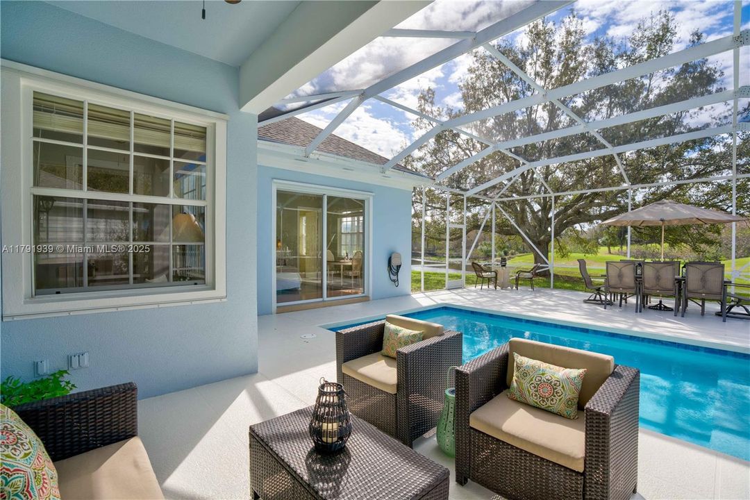 Activo con contrato: $6,000 (3 camas, 2 baños, 1962 Pies cuadrados)