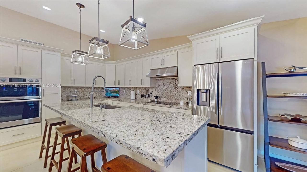 Recently Sold: $850,000 (4 beds, 2 baths, 2094 Square Feet)