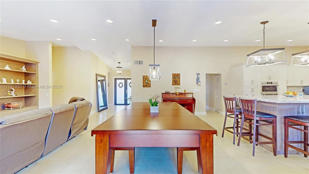 Recently Sold: $850,000 (4 beds, 2 baths, 2094 Square Feet)