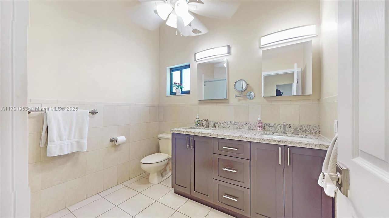 Recently Sold: $850,000 (4 beds, 2 baths, 2094 Square Feet)