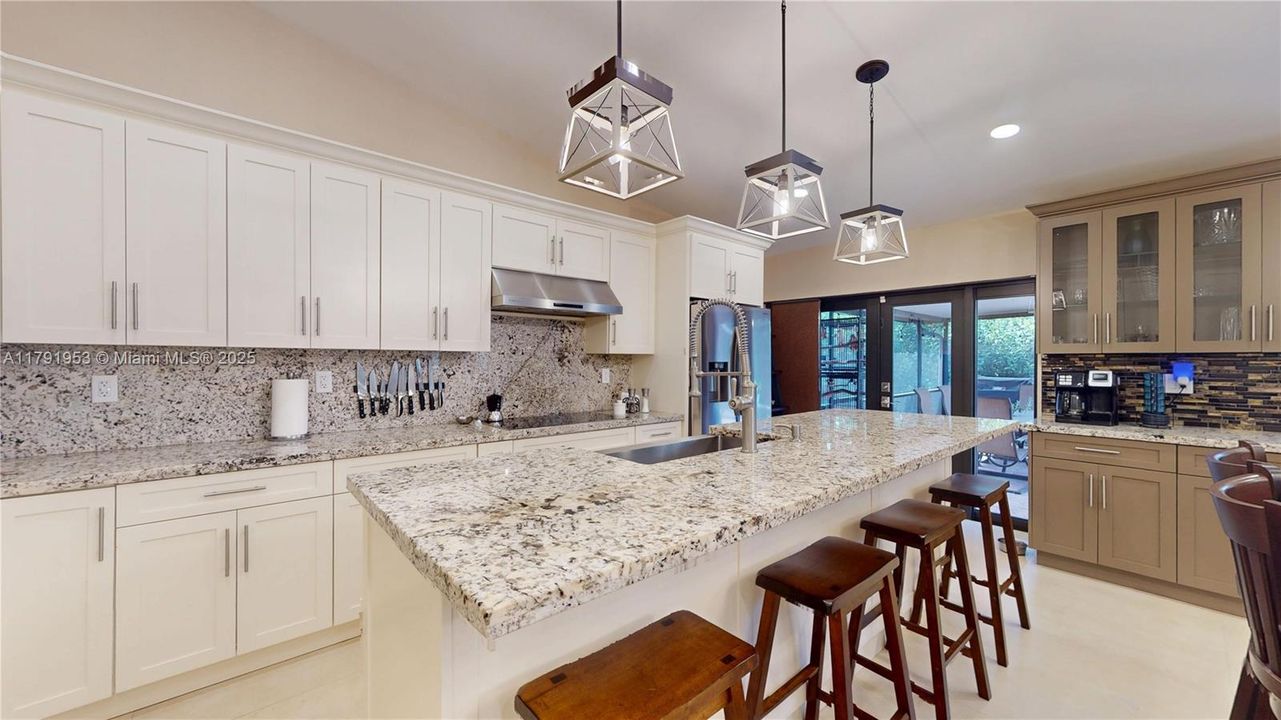 Recently Sold: $850,000 (4 beds, 2 baths, 2094 Square Feet)