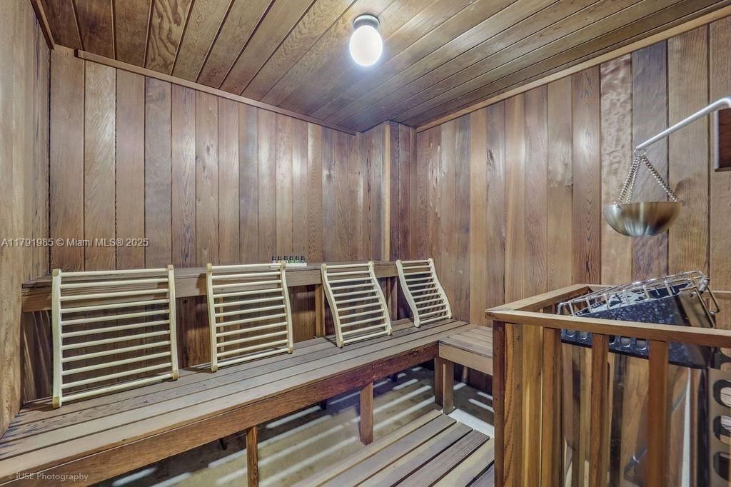 Recently Rented: $5,500 (3 beds, 2 baths, 1311 Square Feet)