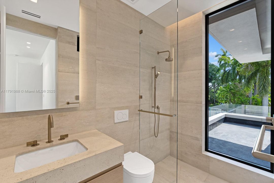 For Sale: $19,995,000 (6 beds, 7 baths, 5662 Square Feet)