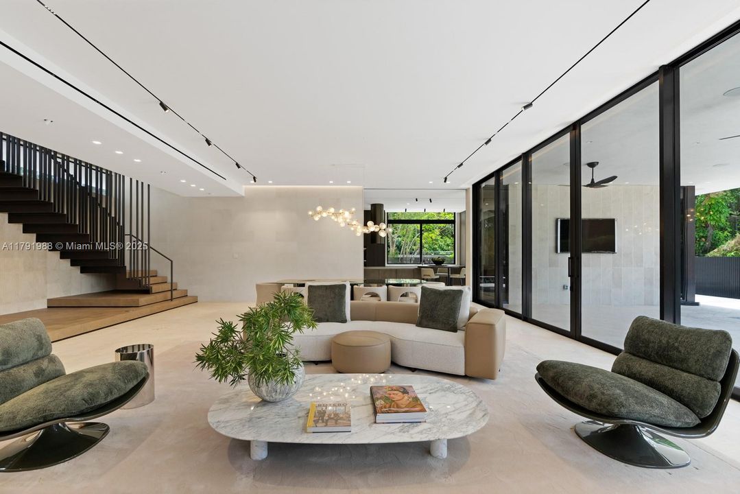 For Sale: $19,995,000 (6 beds, 7 baths, 5662 Square Feet)