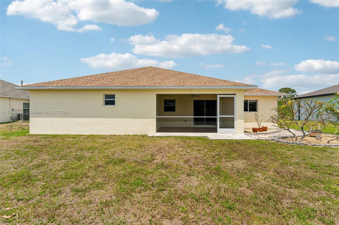 Recently Sold: $299,000 (4 beds, 2 baths, 1712 Square Feet)